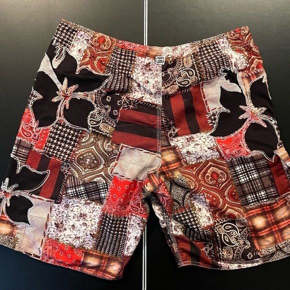 Billabong Plaid Board Shorts. 38. - Picture 2 of 5